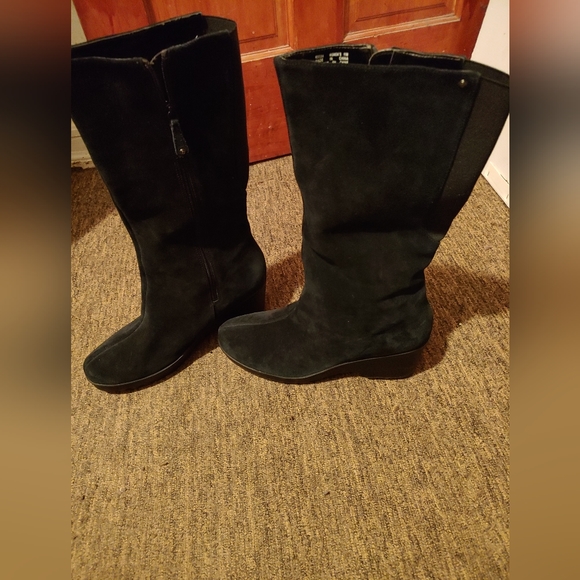 Rockport black suede lug sole wedge boots Size 11 - Picture 7 of 7